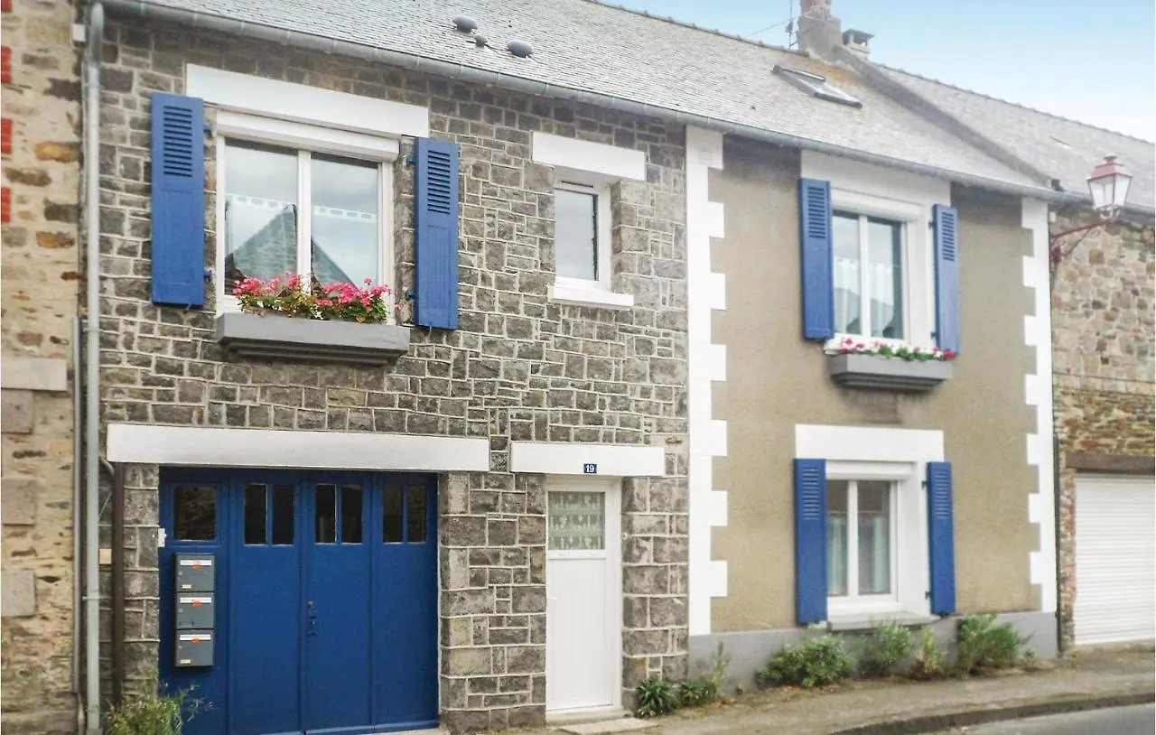 Gorgeous Apartment In Vilde-La-Marine, Hirel Saint-Benoît-des-Ondes